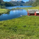 Eidegrend Boutique * Eikelandsosen