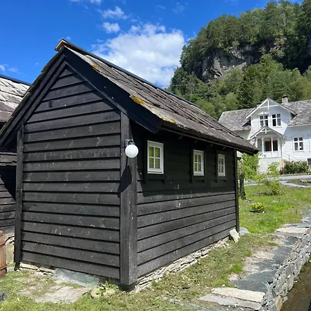 Eidegrend Boutique Eikelandsosen