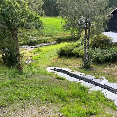 Eidegrend Boutique Feriehus Eikelandsosen