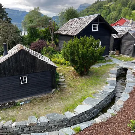 Feriehus Eidegrend Boutique Eikelandsosen