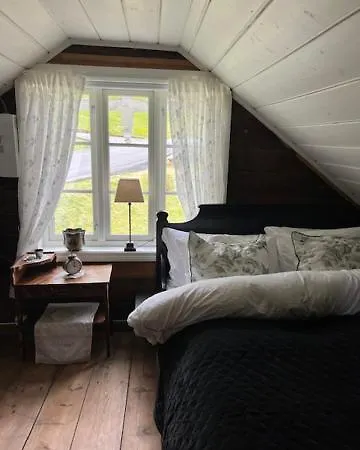 Eidegrend Boutique * Eikelandsosen