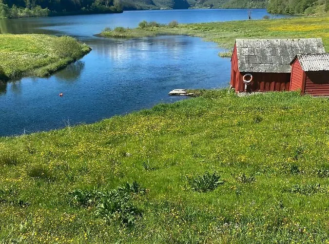 Eidegrend Boutique * Eikelandsosen