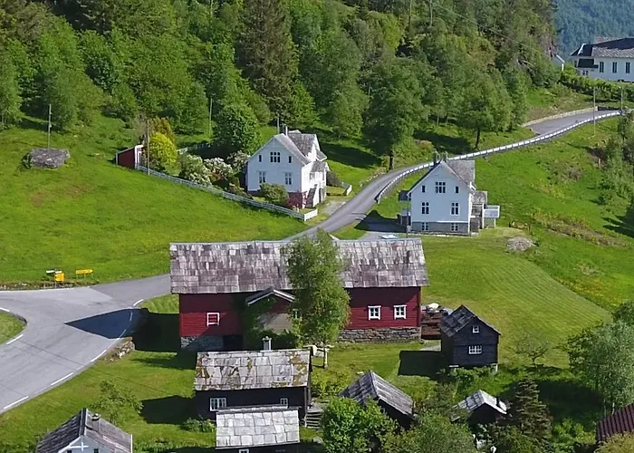 Eidegrend Boutique Semesterbostad Eikelandsosen