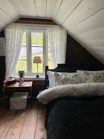 Eidegrend Boutique * Eikelandsosen