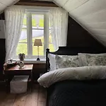 Eidegrend Boutique * Eikelandsosen