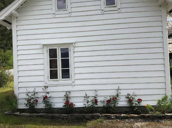 Eidegrend Boutique * Eikelandsosen