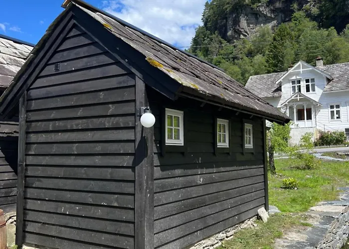 Eidegrend Boutique Eikelandsosen