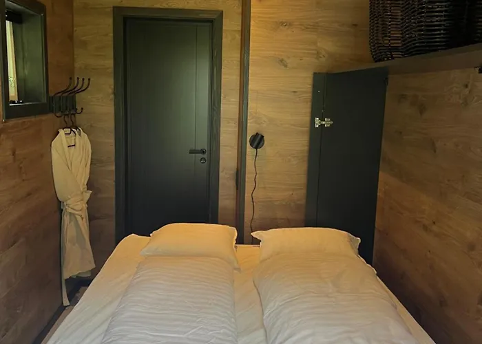 Eidegrend Boutique * Eikelandsosen